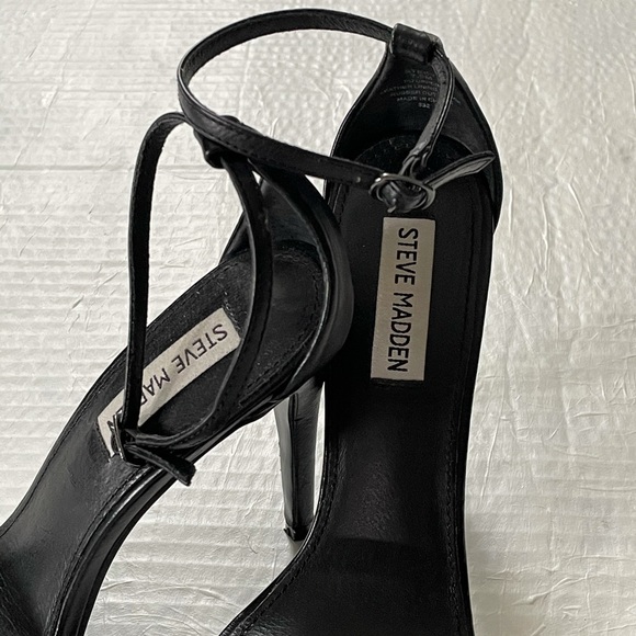 • Steve Madden • heels - Picture 4 of 7